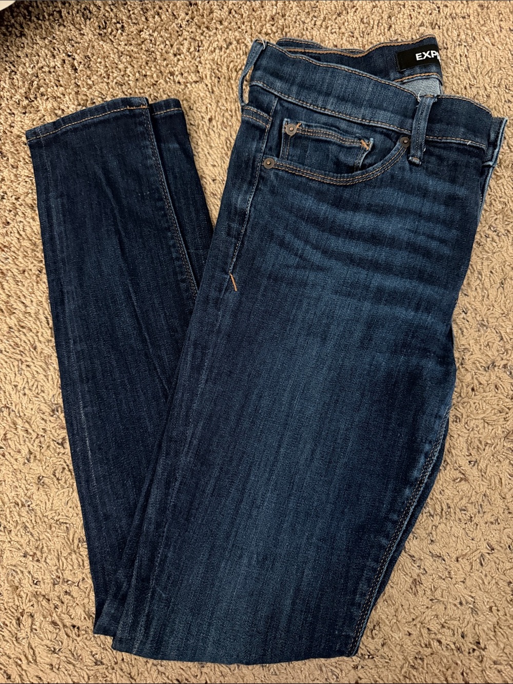 Express women’s size 6 Dark Indigo mid rise Jean legging